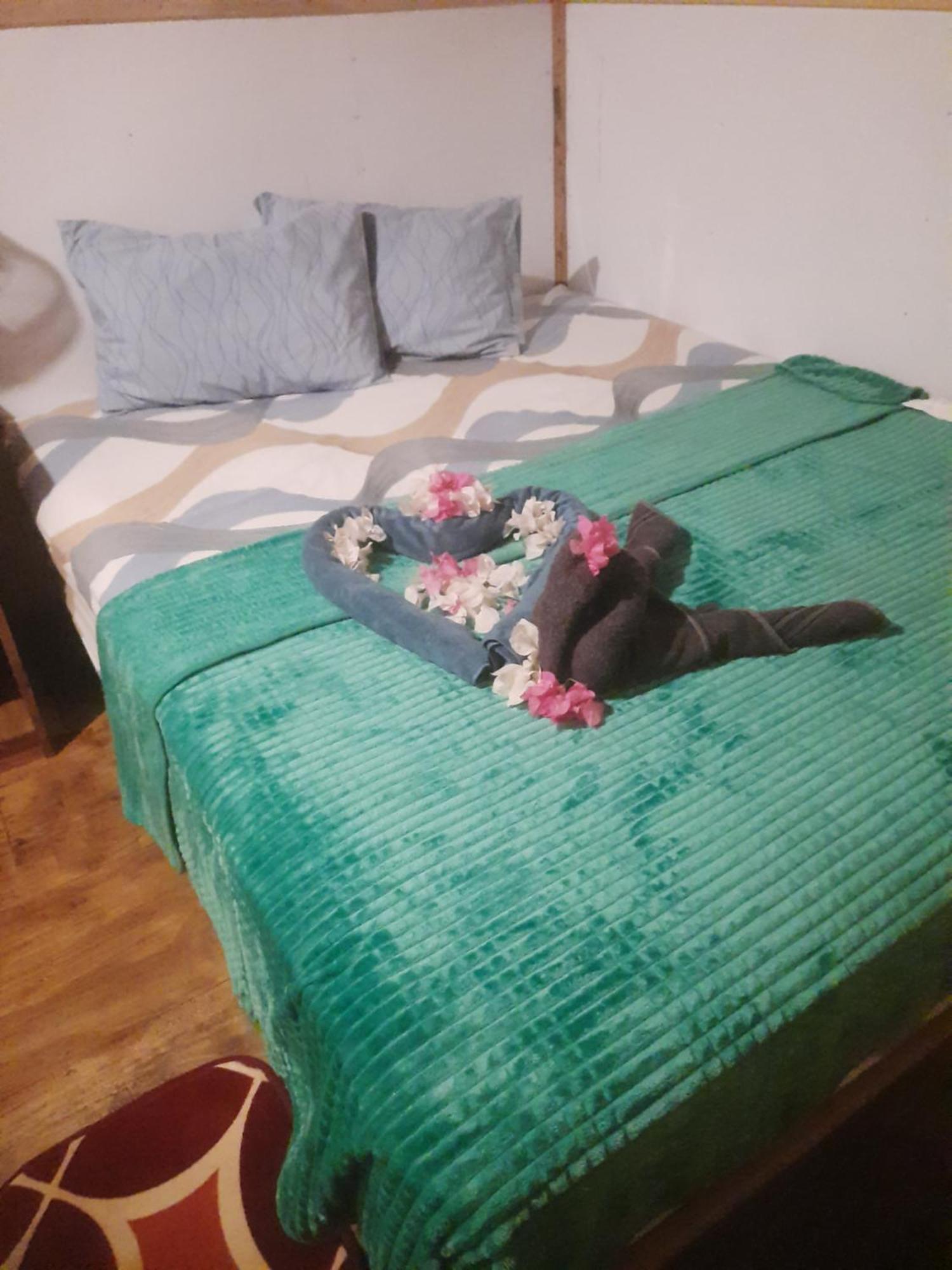 Boneputeh Homestay Taliwang Extérieur photo
